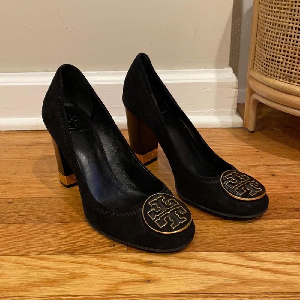 Tory Burch Amy Pumps (size 7.5 NWOT)